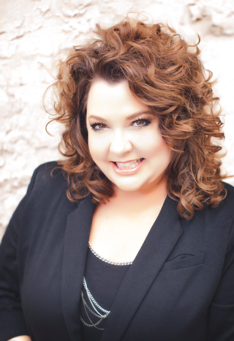 Kathy Oakes Headshot